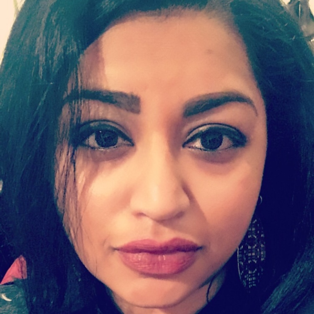 Meet your Posher, Sadaf